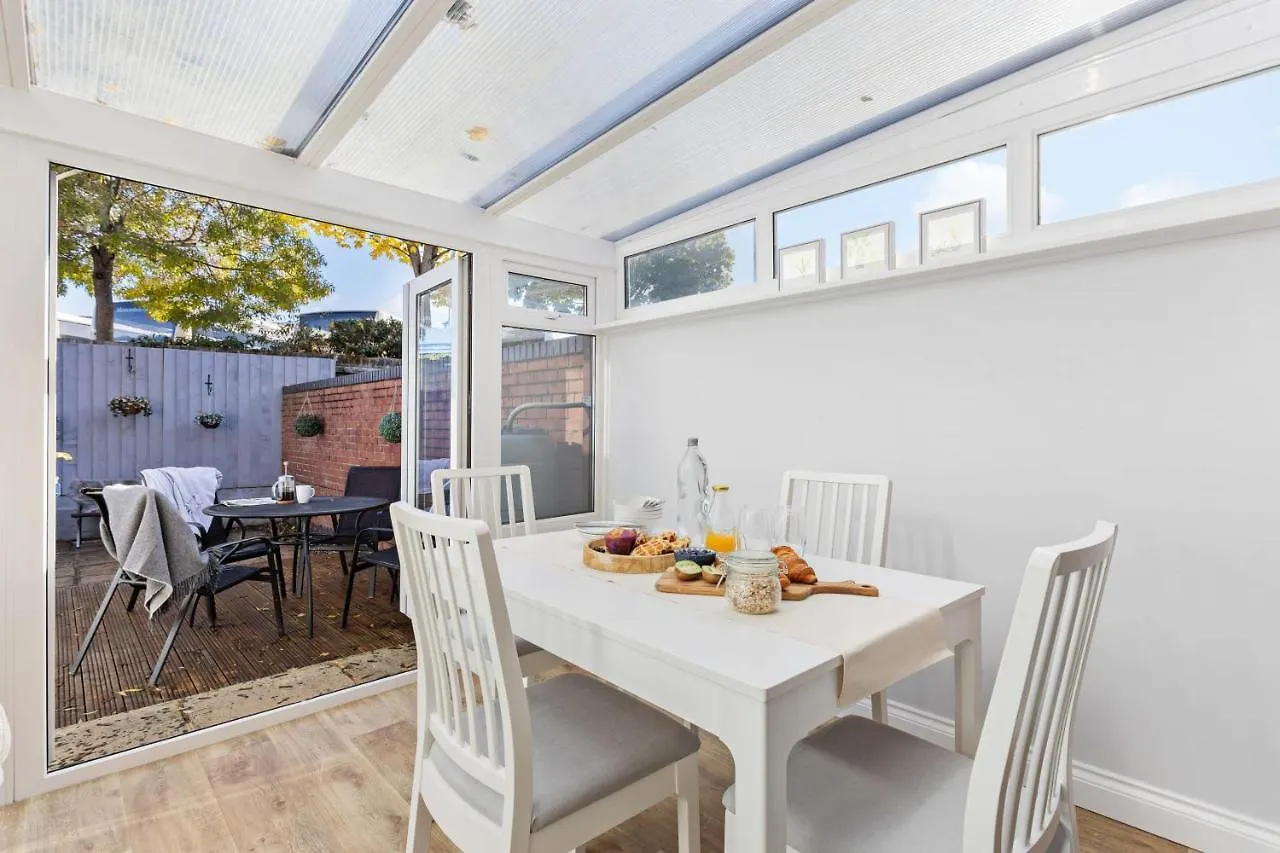 Feriehus Chandlers Walk Modern Comfy Family Home In Exeter Storbritannien